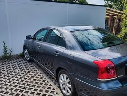 Grau Gebraucht 2006 Toyota Avensis Limousine | 4.600 € (Teuer)
