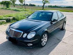 Schwarz Gebraucht 2006 Mercedes E350 Avantgarde Limousine | 11.900 €