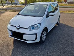 Weiß Gebraucht 2019 VW up! Kleinwagen | 5.600 € (Guter Preis)