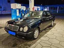 Schwarz Gebraucht 1995 Mercedes E320 Elegance Limousine | 2.900 €