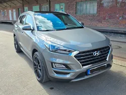 Grau Gebraucht 2019 Hyundai Tucson Premium SUV | 19.450 € (Fairer Preis)