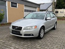 Silber Gebraucht 2009 Volvo V70 Momentum Kombi | 7.500 € (Fairer Preis)