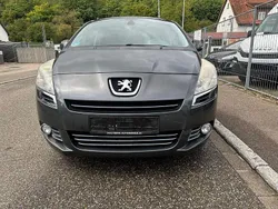 Grau Gebraucht 2009 Peugeot 5008 Premium Van / Kleinbus | 3.990 € (Guter Preis)