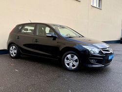 Schwarz Gebraucht 2011 Hyundai i30 Edition Limousine | 6.490 € (Teuer)