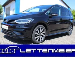 Schwarz Gebraucht 2024 VW Touran Highline Van / Kleinbus | 37.990 € (Etwas zu teuer)