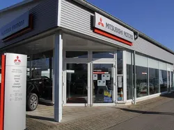 Rot Gebraucht 2016 Mitsubishi Space Star Diamant Edition Kleinwagen | 6.950 € (Fairer Preis)
