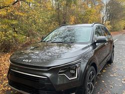 Grau Gebraucht 2022 Kia Niro Vision SUV | 23.100 € (Fairer Preis)