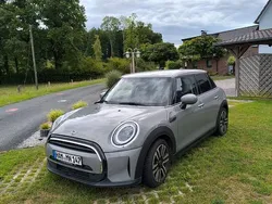 Grau Gebraucht 2021 Mini ONE Essential Kleinwagen | 18.800 € (Fairer Preis)