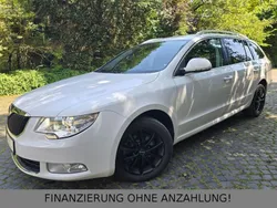Weiß Gebraucht 2013 Skoda Superb Ambition Kombi | 7.490 € (Fairer Preis)