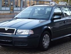 Grau Gebraucht 2005 Skoda Octavia Tour Kombi | 3.490 € (Etwas zu teuer)