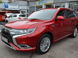 Rot Gebraucht 2020 Mitsubishi Outlander P-HEV SUV | 21.990 € (Fairer Preis)
