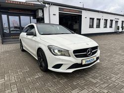 Weiß Gebraucht 2015 Mercedes CLA180 Shooting Brake Kombi | 13.990 € (Fairer Preis)