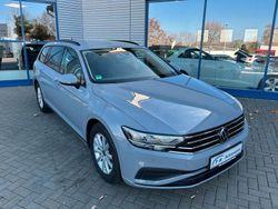 Mondsteingrau Gebraucht 2022 VW Passat Kombi | 23.950 € (Guter Preis)