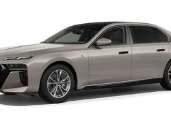 Grau Gebraucht 2024 BMW 740 Comfort Edition Limousine | 97.801 €