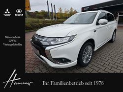 Weiß Gebraucht 2021 Mitsubishi Outlander P-HEV Basis SUV | 21.980 € (Fairer Preis)