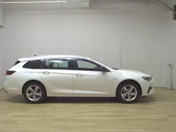 Weiss Gebraucht 2022 Opel Insignia Elegance Kombi | 12.980 € (Guter Preis)