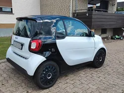Weiß Gebraucht 2015 Smart ForTwo Coupé Coupé | 7.100 € (Fairer Preis)