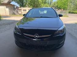 Schwarz Gebraucht 2014 Opel Astra Edition Kombi | 5.299 € (Guter Preis)