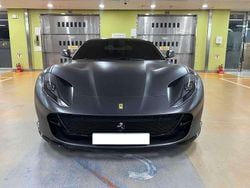Grau Gebraucht 2019 Ferrari 812 Coupé | 215.000 €