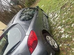 Grau Gebraucht 2009 Peugeot 207 Urban Move Limousine | 2.250 € (Fairer Preis)