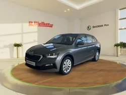 Graphite grau metallic met. Gebraucht 2023 Skoda Scala Ambition Kleinwagen | 24.900 €
