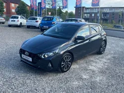 Grau Gebraucht 2021 Hyundai i20 Edition 30 Limousine | 14.690 € (Fairer Preis)