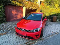 Rot Gebraucht 2016 VW Golf Sportsvan Van / Kleinbus | 11.999 € (Fairer Preis)