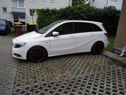 Weiß Gebraucht 2012 Mercedes B200 Van / Kleinbus | 10.700 € (Fairer Preis)