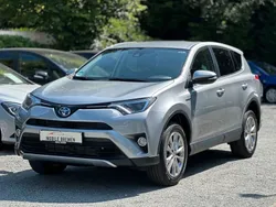 Silber Gebraucht 2017 Toyota RAV4 Hybrid Edition-S SUV | 19.490 € (Guter Preis)