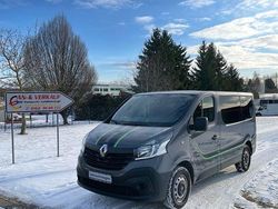 Grau Gebraucht 2015 Renault Trafic Authentique Van / Kleinbus | 9.500 € (Fairer Preis)