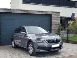 Grau Gebraucht 2023 Skoda Kamiq Ambition SUV | 22.900 € (Fairer Preis)