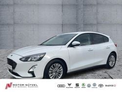 Weiß Gebraucht 2021 Ford Focus Titanium Limousine | 14.450 € (Superpreis)