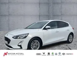 Weiß Gebraucht 2021 Ford Focus Titanium Limousine | 15.990 € (Superpreis)