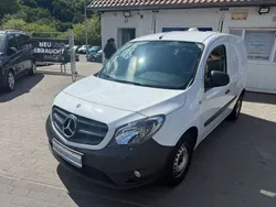 Weiß Gebraucht 2020 Mercedes Citan 108 Van / Kleinbus | 11.999 € (Fairer Preis)