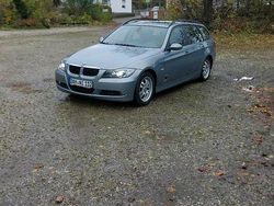 Grau Gebraucht 2007 BMW 318 Kombi | 6.300 €