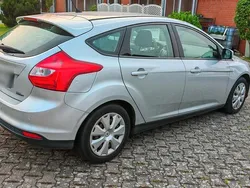 Grau Gebraucht 2011 Ford Focus Limousine | 4.300 € (Fairer Preis)