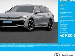 Oyster silver metallic Gebraucht 2024 VW Passat R-line Kombi | 43.888 € (Superpreis)