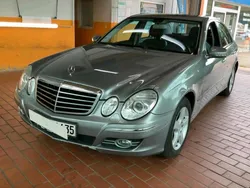 Grau Gebraucht 2008 Mercedes E300 Limousine | 9.900 €