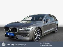 Grau Gebraucht 2024 Volvo V60 Core Kombi | 36.890 € (Guter Preis)