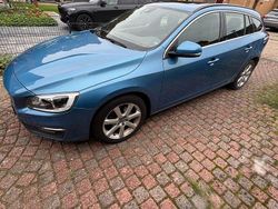 Blau Gebraucht 2015 Volvo V60 Kombi | 12.000 € (Fairer Preis)