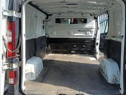 Weiß Gebraucht 2015 Renault Traffic Van / Kleinbus | 6.000 €