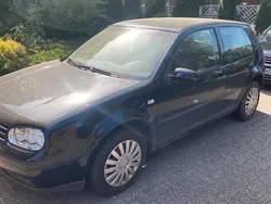 Schwarz Gebraucht 2003 VW Golf IV Kleinwagen | 400 € (Superpreis)