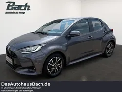Grau Gebraucht 2020 Toyota Yaris Hybrid Basis Limousine | 17.270 € (Fairer Preis)