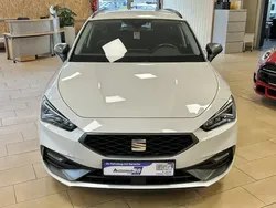 Weiß Gebraucht 2023 Seat Leon FR Kombi | 19.000 € (Guter Preis)