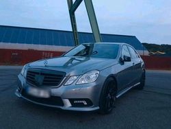 Grau Gebraucht 2010 Mercedes E500 AMG Limousine | 11.750 € (Teuer)
