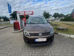 Braun Gebraucht 2011 VW Touran Van / Kleinbus | 7.500 € (Teuer)
