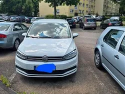 Weiß Gebraucht 2019 VW Touran Van / Kleinbus | 17.299 € (Guter Preis)