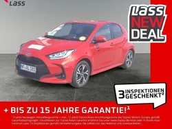 Karminarot metallic Gebraucht 2024 Toyota Yaris Hybrid Comfort Kleinwagen | 24.980 € (Fairer Preis)