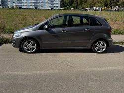 Grau Gebraucht 2009 Mercedes B170 Van / Kleinbus | 6.400 € (Fairer Preis)