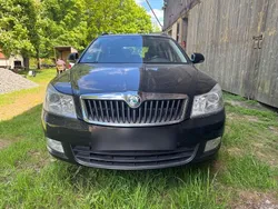 Schwarz Gebraucht 2011 Skoda Octavia Kombi | 6.300 € (Guter Preis)